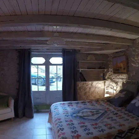 D'hotes En Vallee Du Lot Bed & Breakfast *